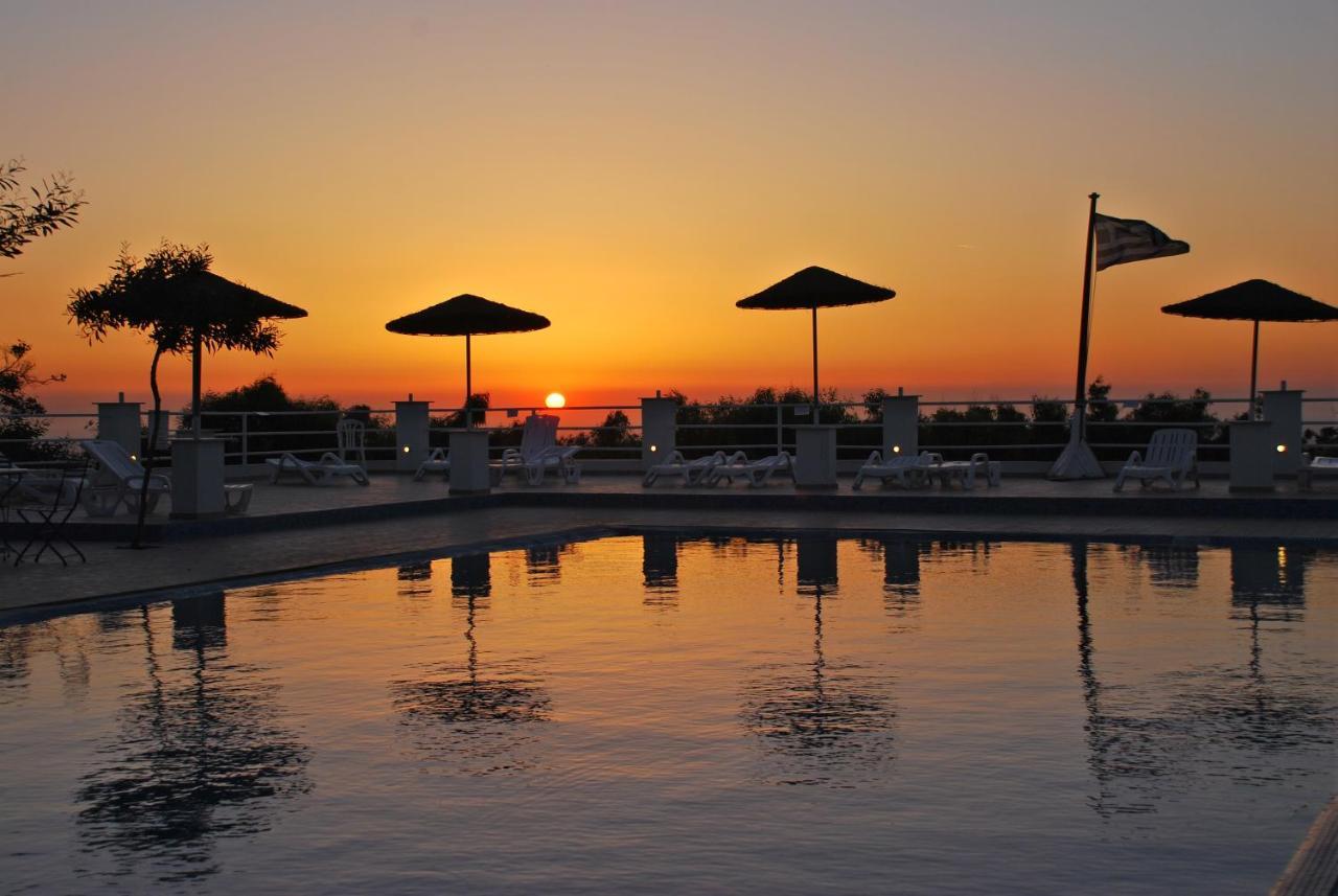 Santorini Camping & Hostel Fira  Eksteriør bilde