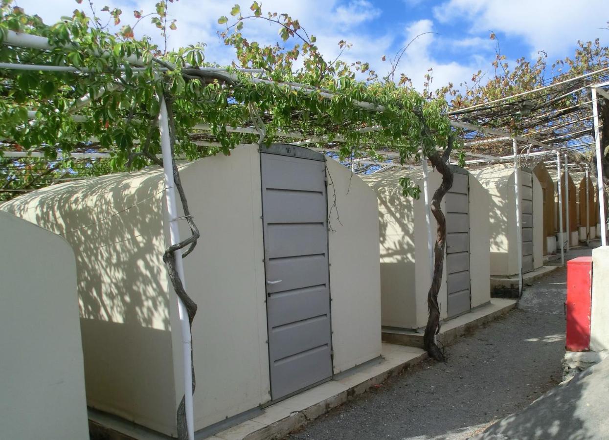 Santorini Camping & Hostel Fira  Eksteriør bilde