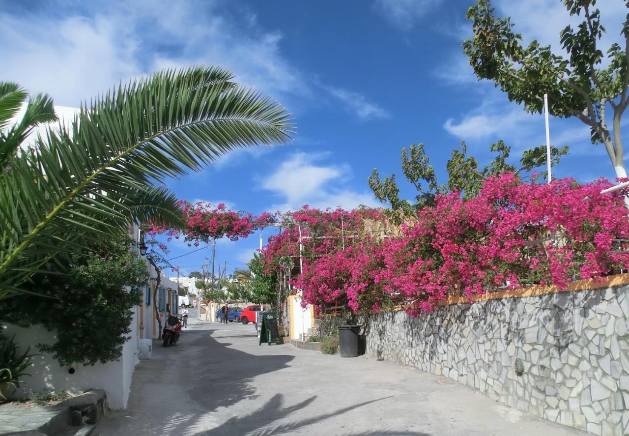 Santorini Camping & Hostel Fira  Eksteriør bilde