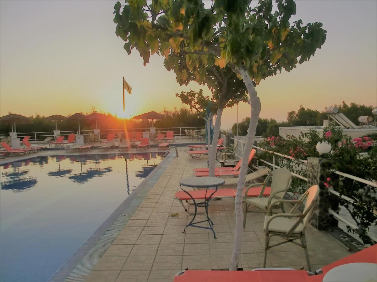 Santorini Camping & Hostel Fira  Eksteriør bilde